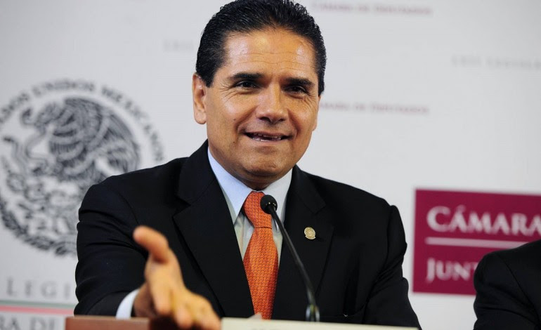 Pide Aureoles liberar permisos mineros